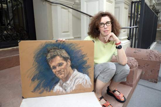 Courtroom artist Jane Rosenberg with a more pleasant sketch of New England Patriots quarterback Tom Brad. Rosenberg's sketch of Brady during his first appearance in Manhattan Federal Court broke the internet and lit up the Twitter-sphere after overwhelming reaction to Brady's glum look. (Photo By: Jefferson Siegel/NY Daily News via Getty Images)